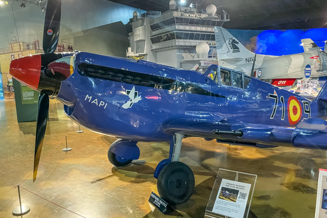 Buch&oacute;n at the Air Zoo museum